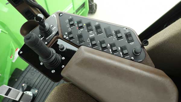 AB1214-Armrest-control-center